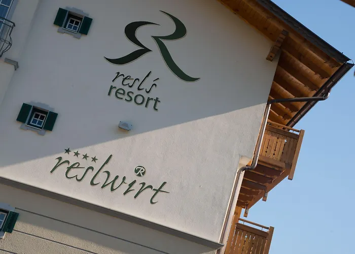فندق Resl